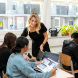 freepik_photorealistic-modern-classroom